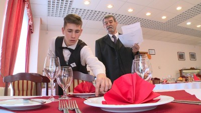 Több mint 800 diák tesz szintvizsgát szakmájában 